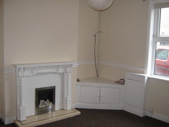 2 bedroom terraced house to rent - Photo 1