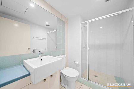 SPACIOUS GROUND FLOOR APARTMENT AT VALONIA - Photo 5