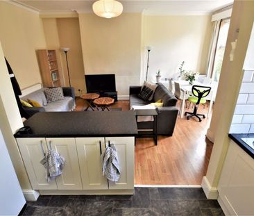 5 bedroom House in Mayville Street, Leeds - Photo 3