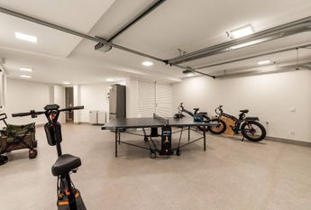 5 bedroom luxury Villa for rent in Marbella Del Este, Andalusia