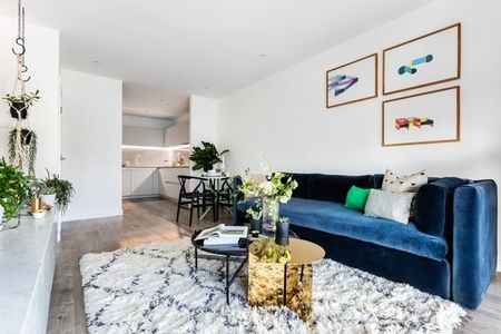 1 Bed Flat, Station Approach, SE26 - Photo 2