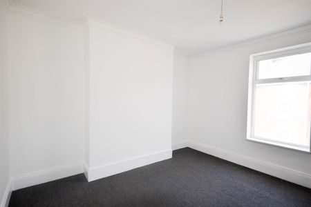 3 bed house to rent in Percy Street, Jarrow, NE32 - Photo 2