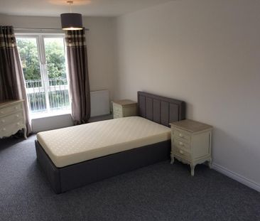 1 bedroom in a house share to rent - Photo 2