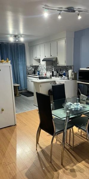 À laval, 3 grands 4 1/2 à louer, disponible immédiatement ou le 1er juillet - Photo 1