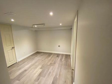 For Lease - 24 Stoddart Drive Unit# Lower, Aurora, Ontario - Photo 5