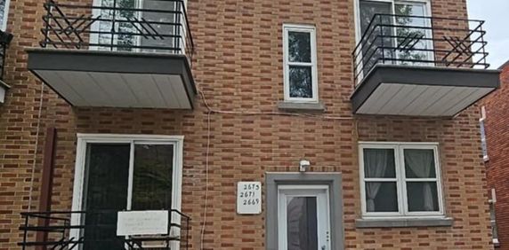 Superbe 3 1/2 fraîchement rénové à Rosemont - Photo 2