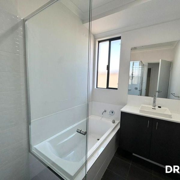 Modern Comfort & Style in Banksia Grove - Photo 1