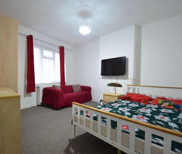 Vicarage Road, Sunbury-on-thames, TW16 - Photo 5