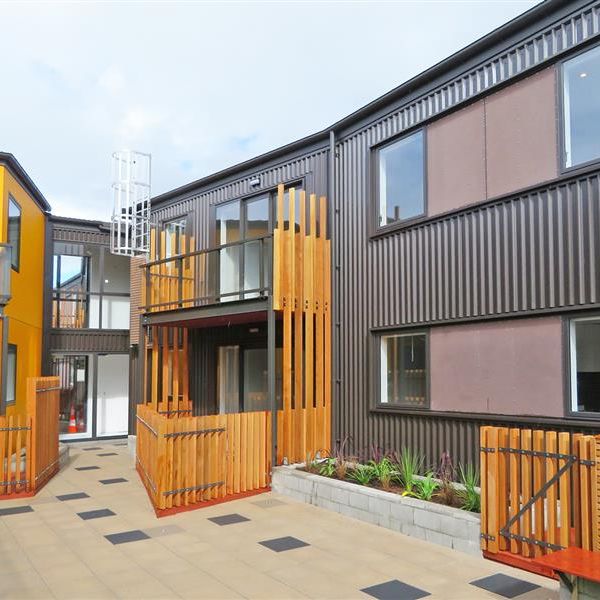 THE FIREMAN'S APARTMENTS - PETONE - Photo 1