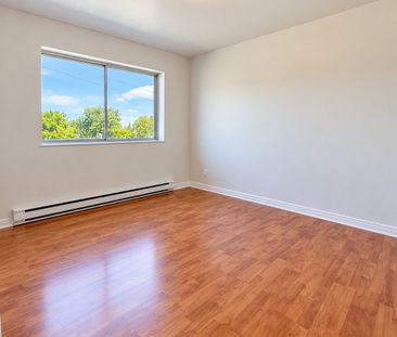 2580 Boul. Lévesque E., Laval (Duvernay), QC H7E - Photo 1