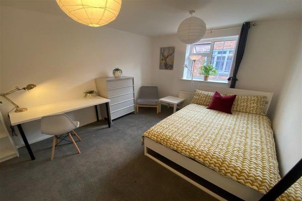 6 bedroom apartment to rent - Photo 1