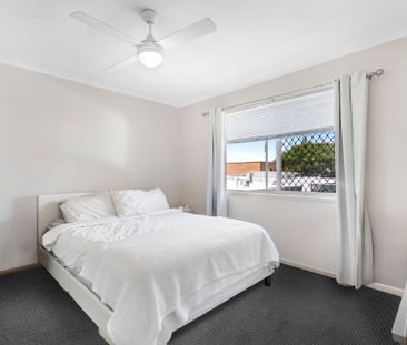 Townhouse Neat and Tidy And Cute and Cosy - Photo 3