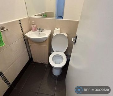 1 bedroom in a house share to rent - Photo 6
