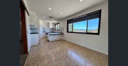 5 BEDROOM HOME - HILLVUE LOCATION - Photo 5