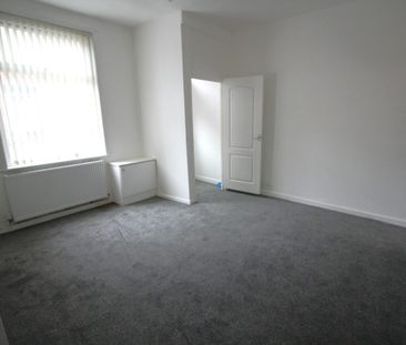 Terraced House to rent on - Photo 6