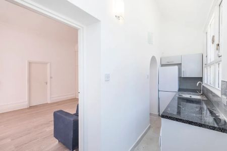 Broadhurst Gardens, Finchley Road, London, NW6 - Photo 5