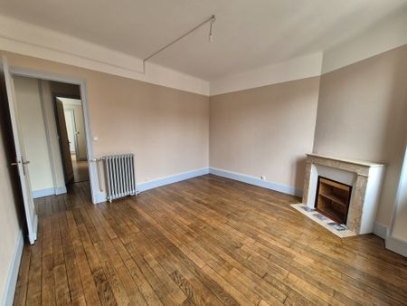 Location Appartement 4 pièces 83m² AUTUN 71400 - Photo 3