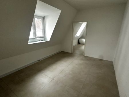 1120! Schönes 2-Zimmer DG mit Terrasse nahe Schönbrunn! - Photo 2