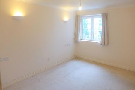 1 bedroom retirement property to rent - Photo 4