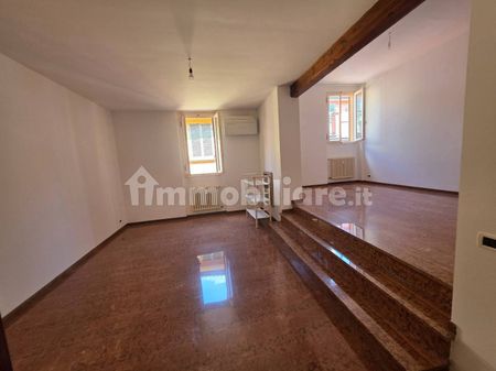 Quadrilocale via delle Donzelle, Centro Storico, Bologna - Photo 2