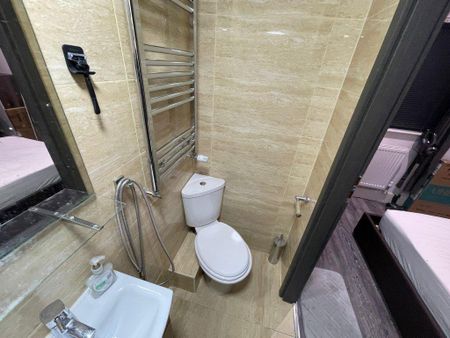 1 bedroom in a house share to rent - Photo 5