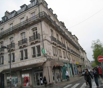 À louer / Appartement F3 / BESANCON CENTRE VILLE - BAS DE BATTANT 2... - Photo 1