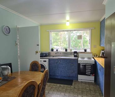 Spacious, Private & Convenient – Terrace End Living! - Photo 3