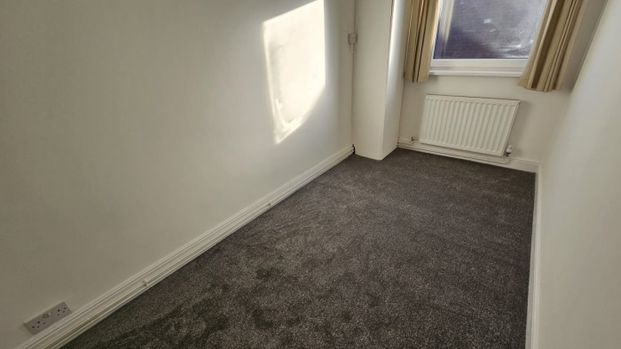 2 bed Terraced - To Let - Photo 1
