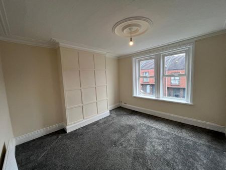 3 bedroom flat to rent - Photo 3