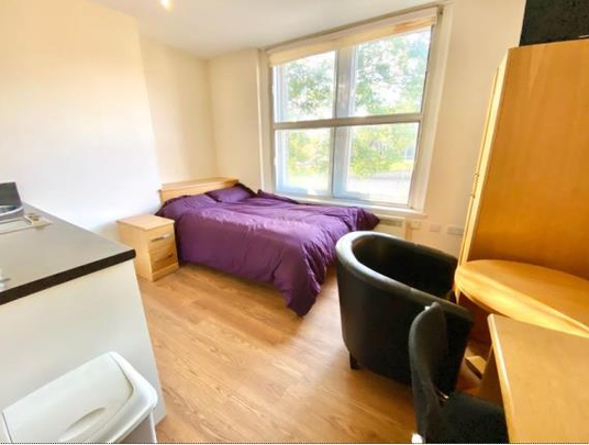 Highfields Road, Huddersfield - Photo 1