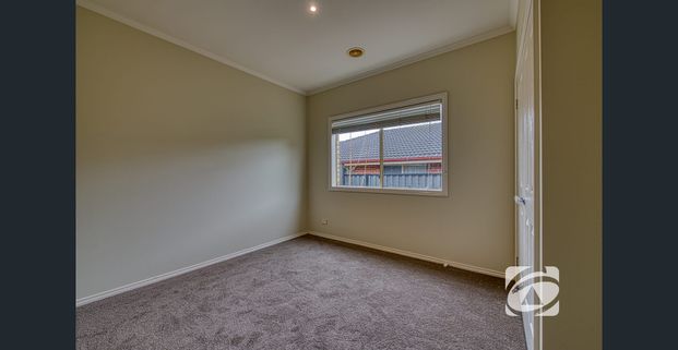 UNBEATABLE CONVENIENCE - Photo 1