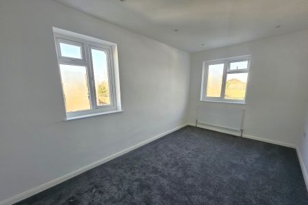 Hurtwood Road, Walton-on-Thames, Surrey, KT12 - Photo 2