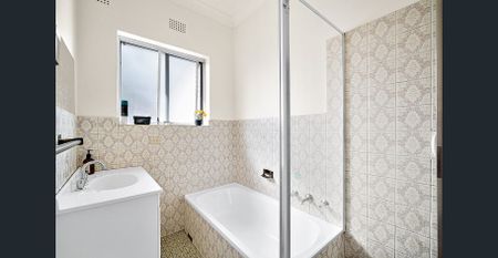 Conveniently located. - Photo 4