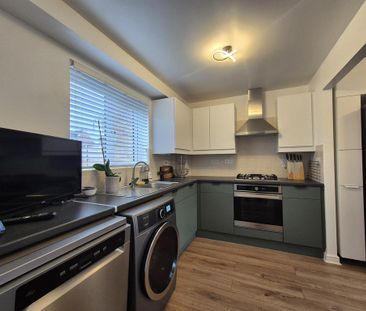 3 bedroom terraced house to rent - Photo 3