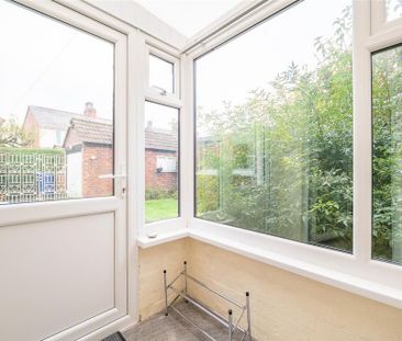 2 bedroom semi-detached bungalow to rent - Photo 5