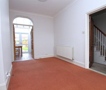 3 bedroom terraced house to rent - Photo 3