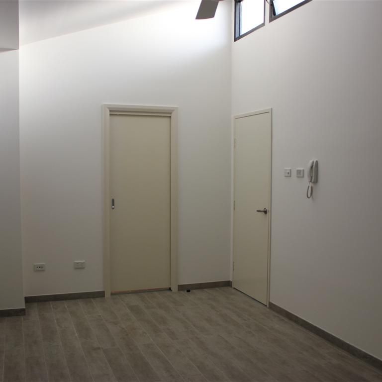 STUDIO ROOM WITH SHARED KITCHEN & LAUNDRY - Electricity and water included! - Photo 1