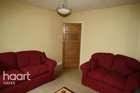 2 bedroom maisonette to rent - Photo 2