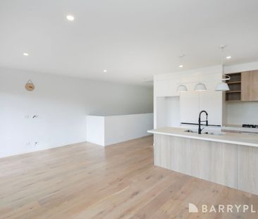 Brilliantly positioned in the heart of the PACE estate with breath ... - Photo 6