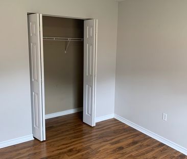 Beautiful Semi Ranch With Attached Garage in Amherstburg - Photo 6