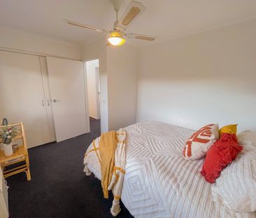 Elwood - Photo 1