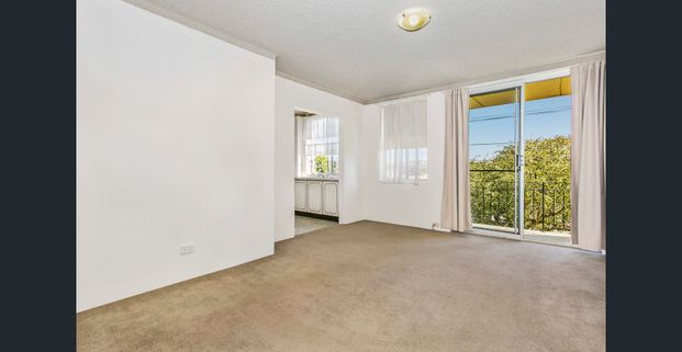 Quiet Convenient Location - Photo 1