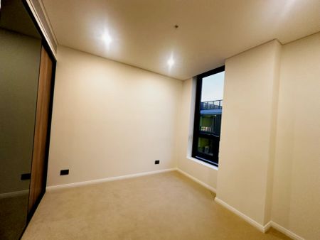 3 bed 2 bath-single room 2 - Photo 5