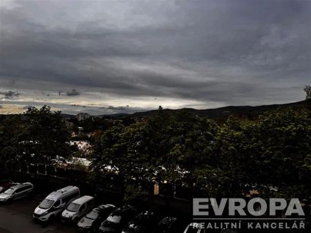 Pronájem bytu 4+1 + lodžie ul. Sametová, Liberec - Photo 2
