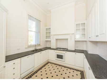 2a Crowther Place, Brighton VIC 3186 - Apartment For Rent | Domain - Photo 2