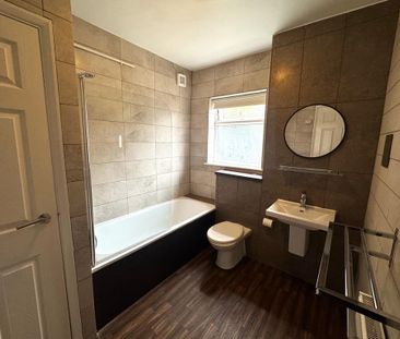 4 bedroom terraced house to rent - Photo 6