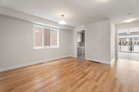 For Lease - 31 Walters Street, Kawartha Lakes, Ontario - Photo 4