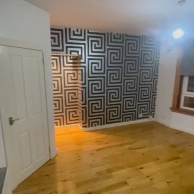 3 Bed Flat, Thornliebank, G46 - Photo 1