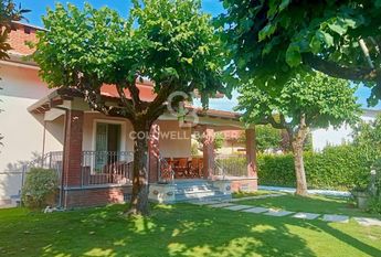 via francesco carrara, 20, Forte dei Marmi, Tuscany 55042