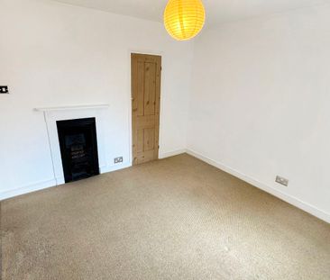 St. Johns Hill, Woodbridge - Photo 6